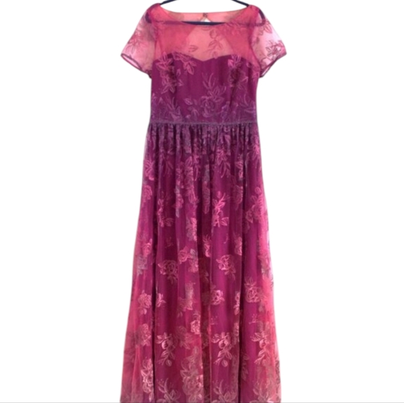 Marchesa Notte Ombre Metallic Embroidered Short Sleeve Illusion Gown Size 14 - Picture 3 of 11